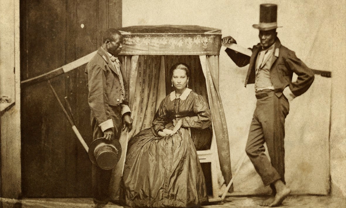 Slaves transport their owner in Bahia - 1860 - Marc Ferrez - Instituto Moreira Salles