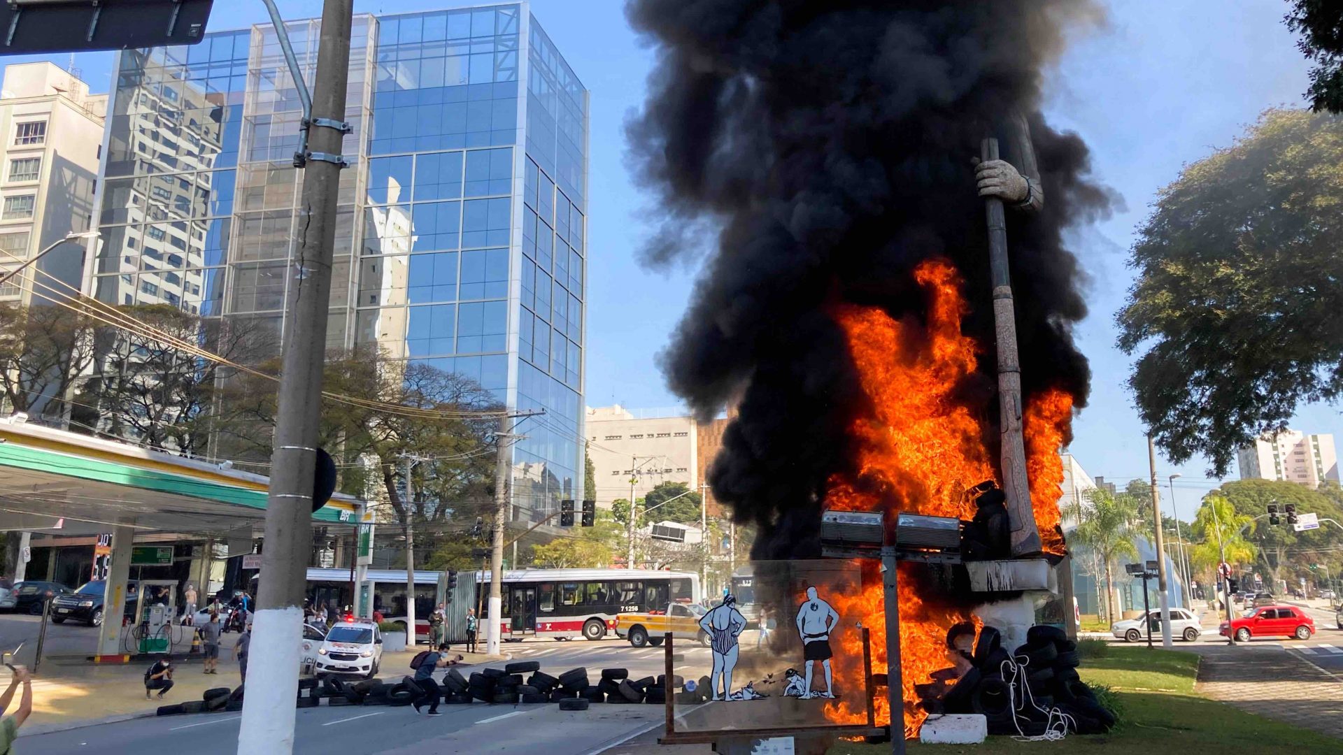 In São Paulo, protestors set statue of notorious explorer ablaze; Manuel de Borba  Gato was known for the hunting, genocide and rape of blacks and Indians -  Black Brazil Today