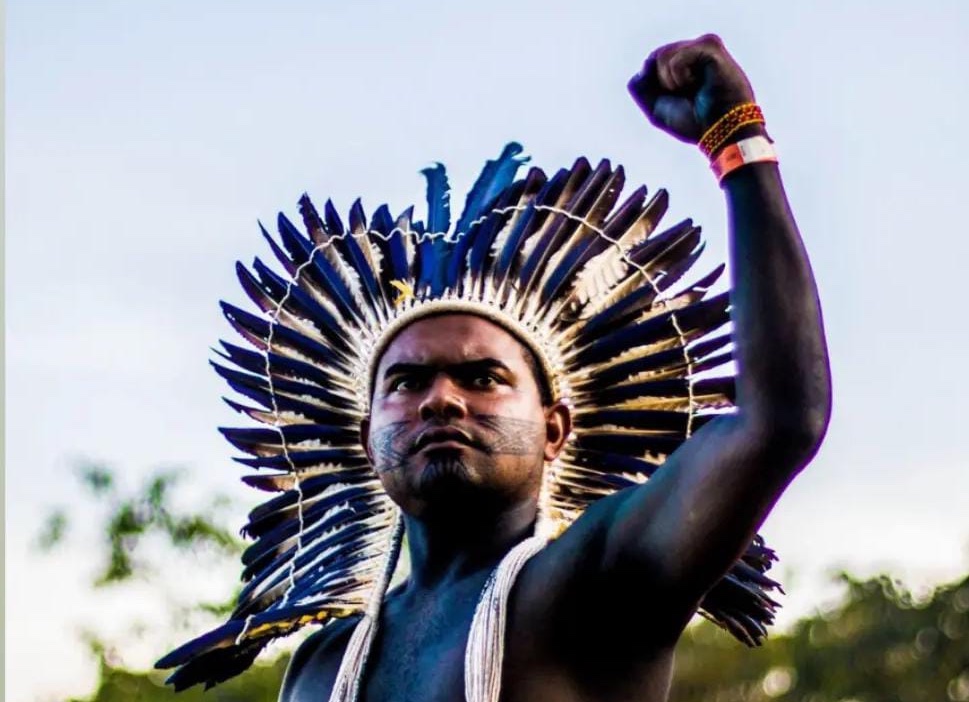 Tribos brasileiras na Europa condenam “destruição ambiental”