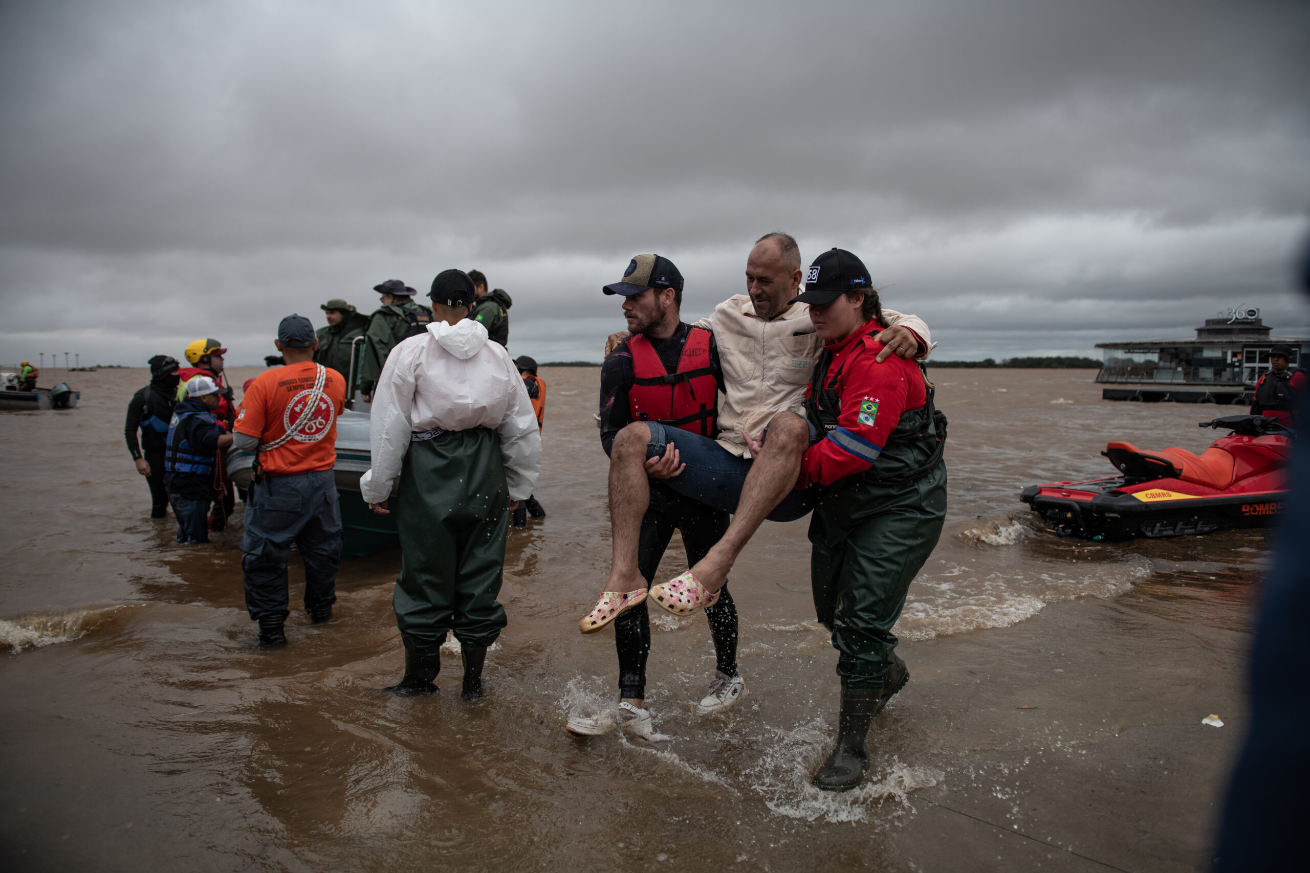 As inundações no Brasil são atribuídas às mudanças climáticas provocadas pelo homem