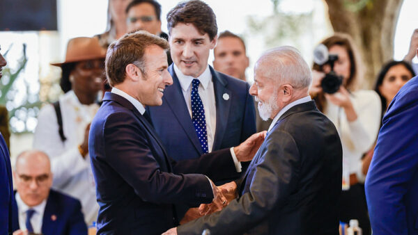 Lula greets France's Emmanuel Macron and Canada's Justin Trudeau at the G7 Summit